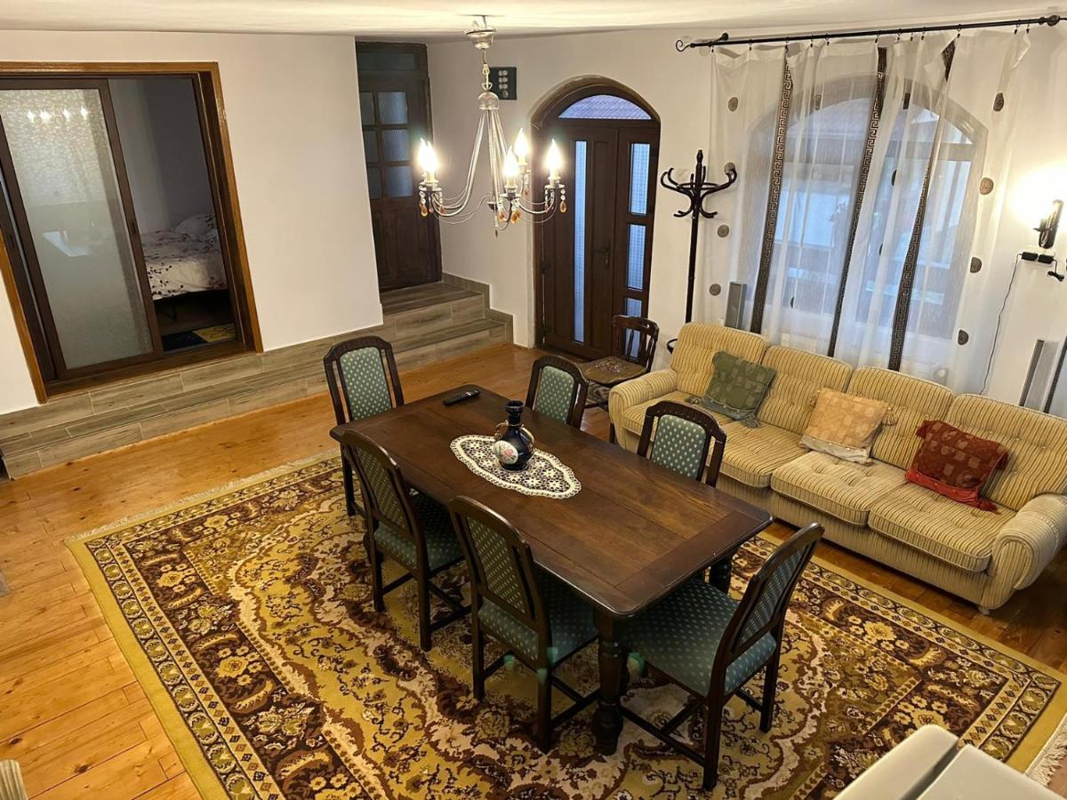 Casa De Vacanta Mirela Novaci-Străini 外观 照片
