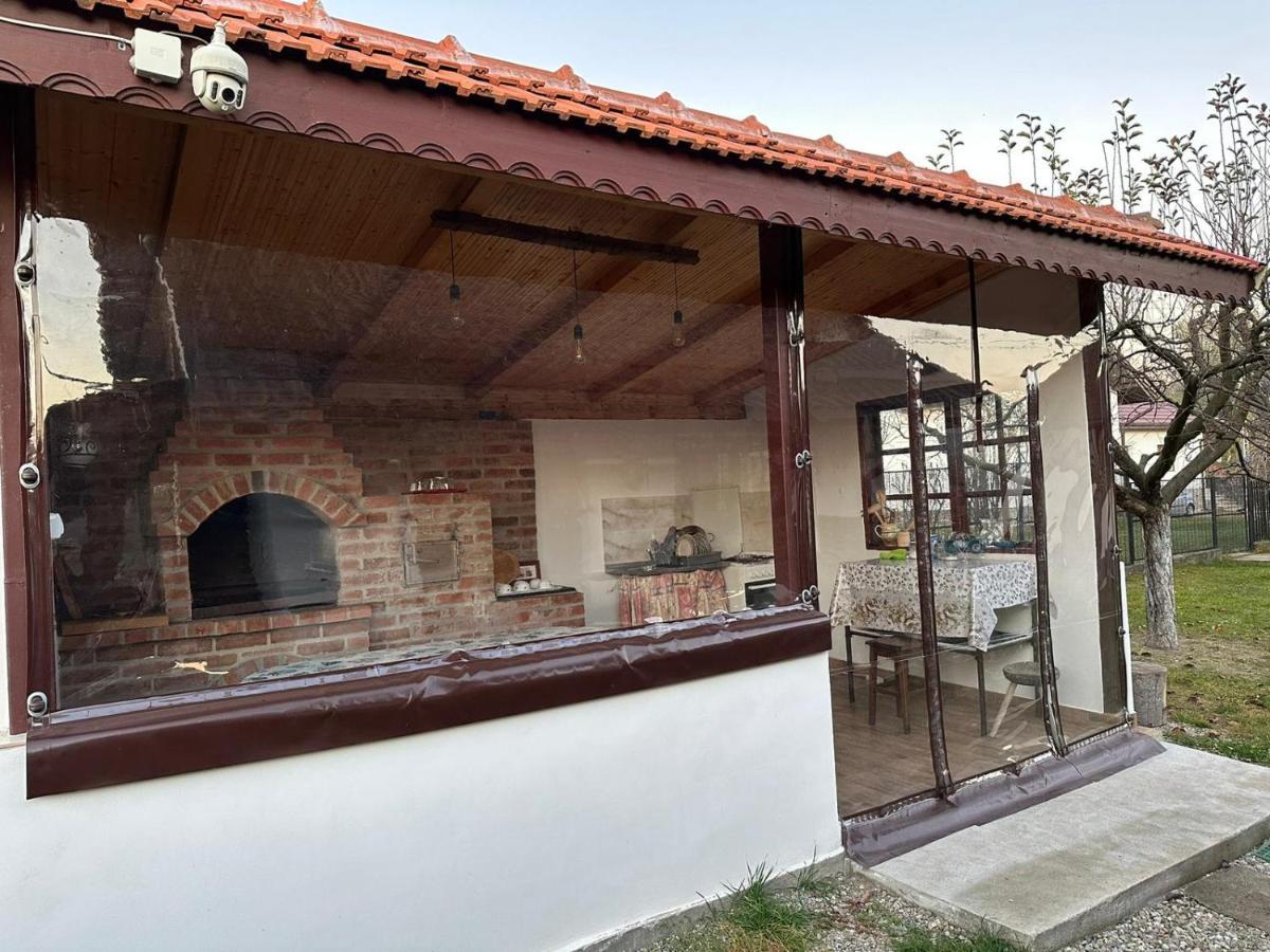 Casa De Vacanta Mirela Novaci-Străini 外观 照片